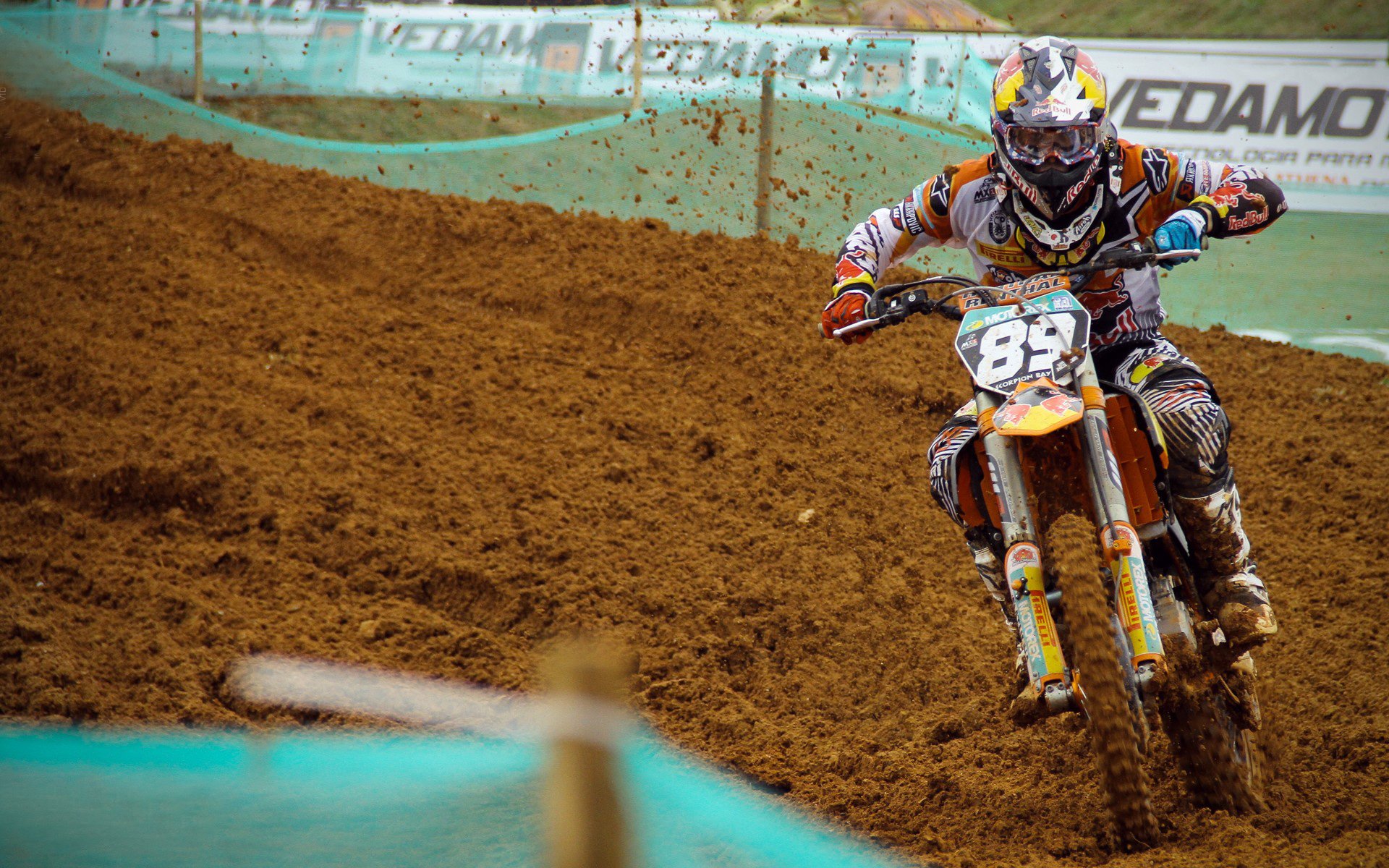 阿根廷全面压制韩国，卢卡库成救世主—一场足球盛宴中的战术与荣耀