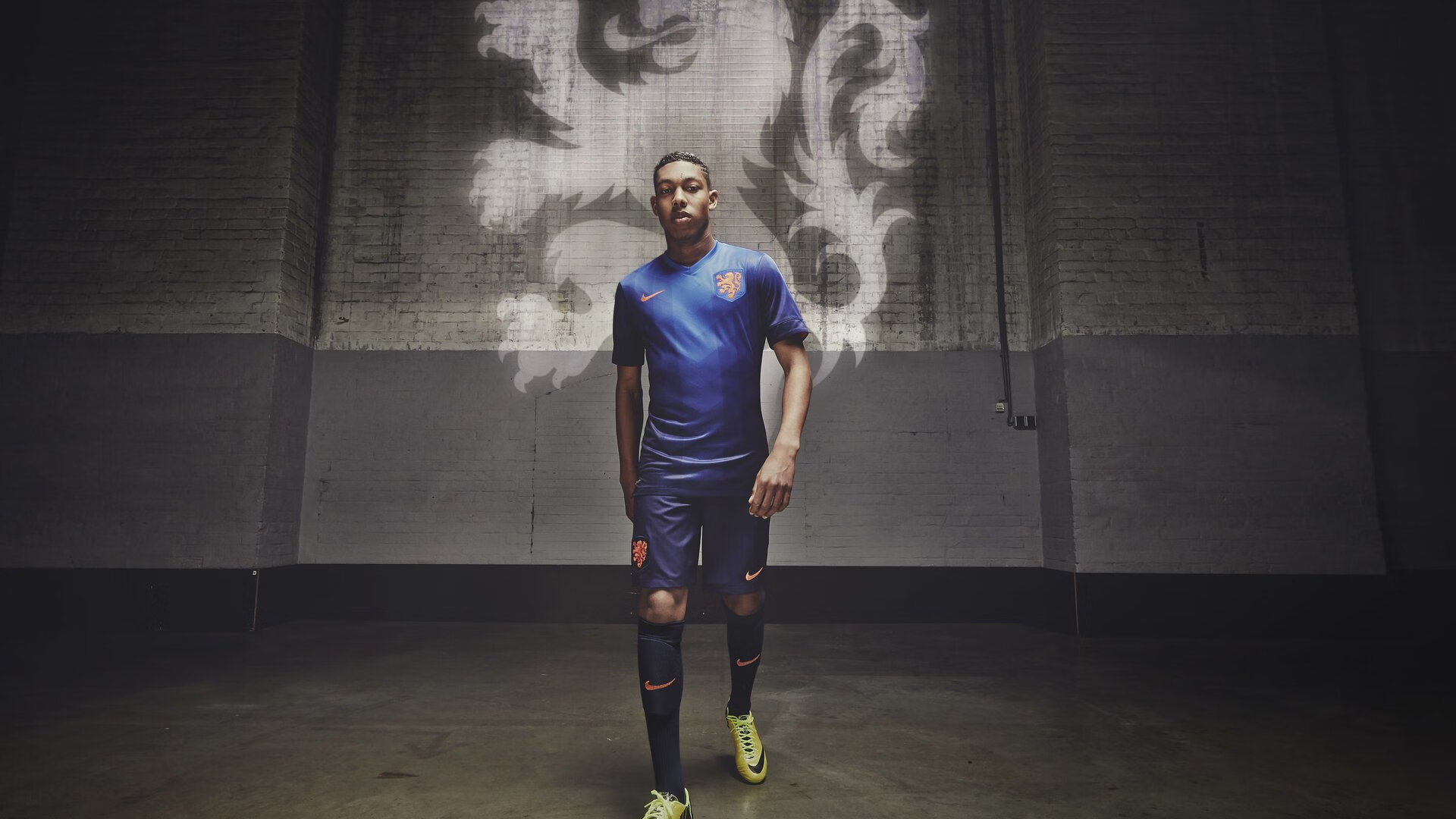 跨界风暴，骑士队横扫辽宁，库里F1街道赛上演惊天逆袭